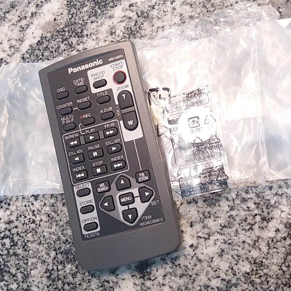 Panasonic N2QAEC000013 Video Camera Remote Control PV-GS400 PV-GS200 + Battery
